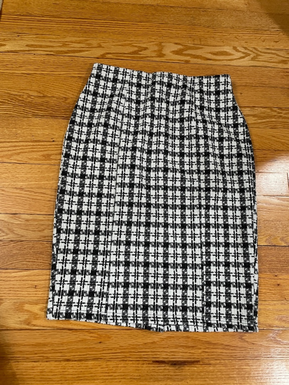 Women's Black and White Stretch Tweed Pencil Skirt